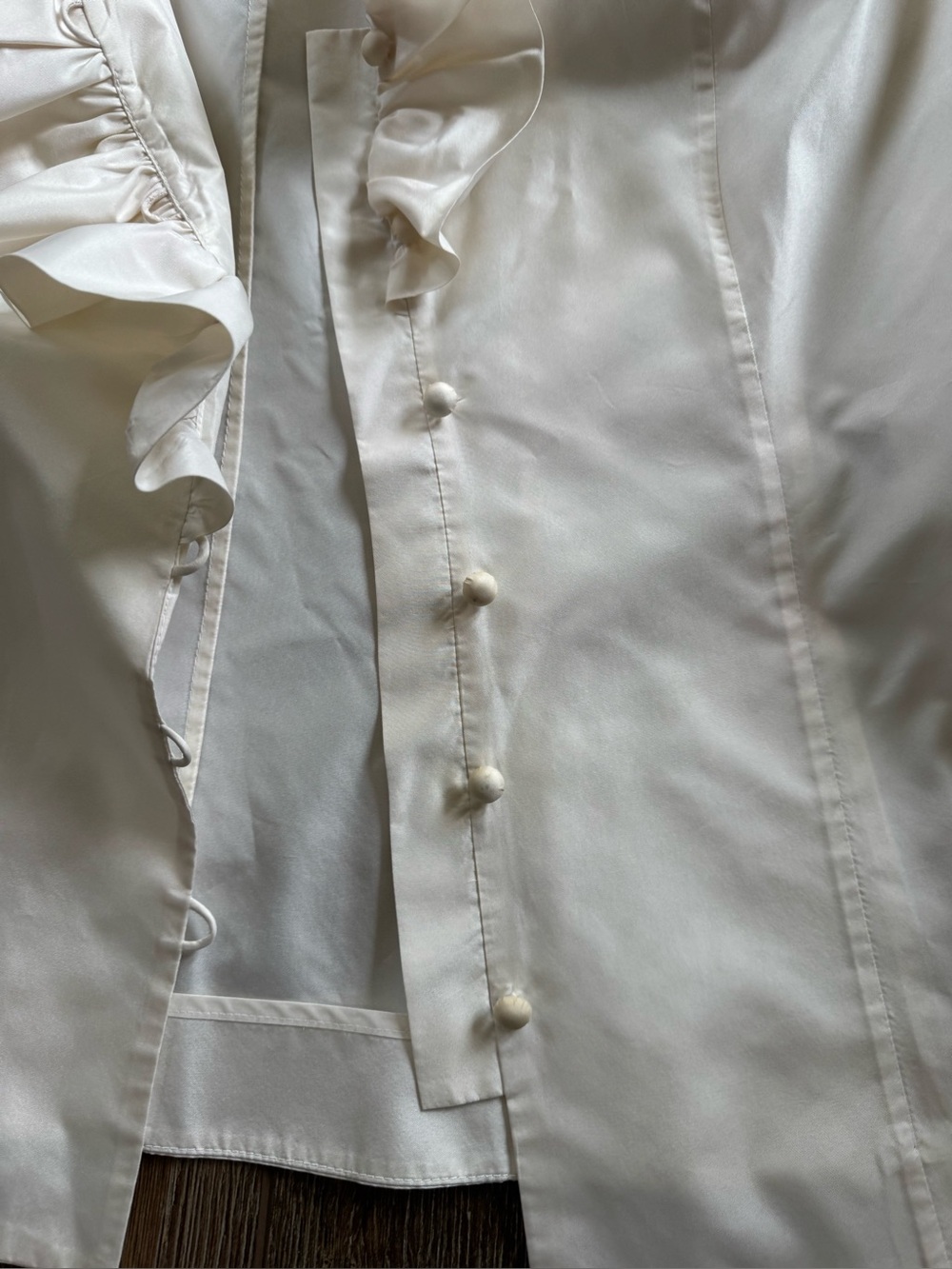 J. Peterman 12 Cream Ruffled Collar Silk Blouse - Picture 6 of 10